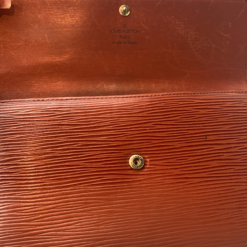 Louis Vuitton Epi Wallet - Picture 9 of 9